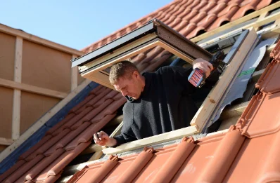 Pose de fenêtres de toit Velux à Blémerey